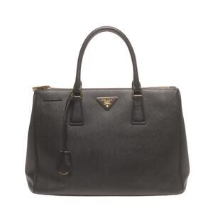 Prada Galleria Shoulder bag black Saffiano leather